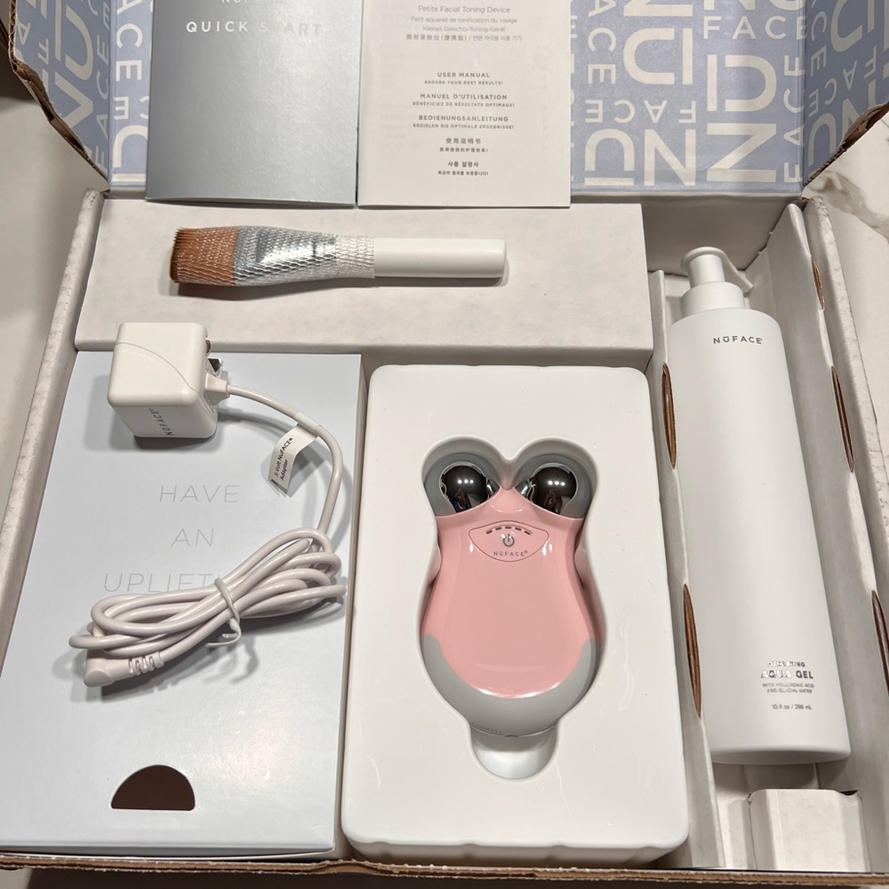 NUFACE MINI TONING DEVICE w/full size serum gel